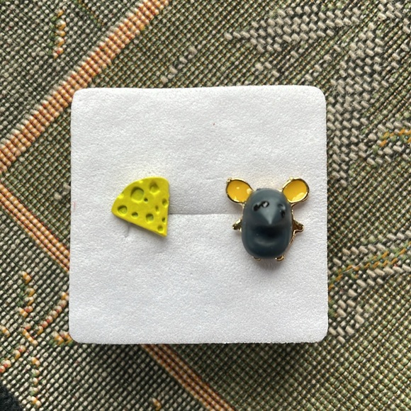 Mouse & cheese earrings. Petite and adorable. Perfect for multi piercings. NWOT - Picture 4 of 5